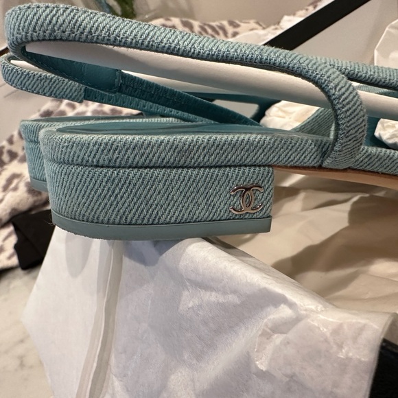 CHANEL 21S Neon Blue Denim Slingback Flats Cap Toe CC Shoes - Size 39 - Picture 2 of 13